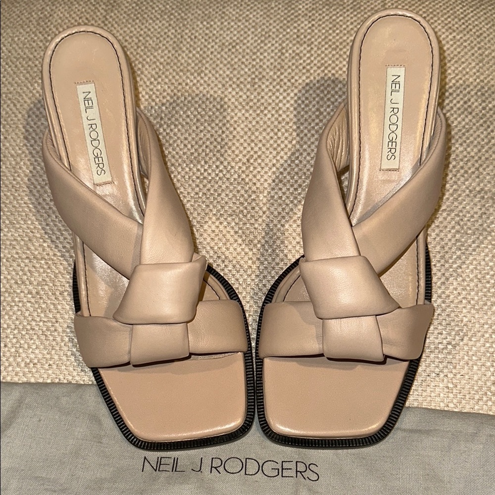 Neil J. Rodgers Obi Heel cream sandals